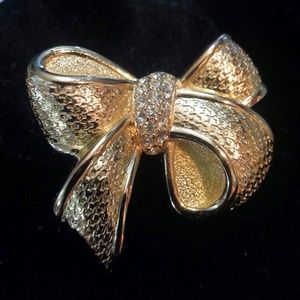Dior Vintage 80's Swarovski rhinestone ribbon bow brooch 18kt plated gold 1.5"